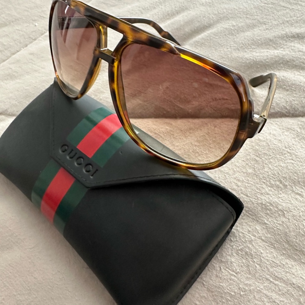 Gucci Brown Tortoise Sunglasses - Picture 2 of 7